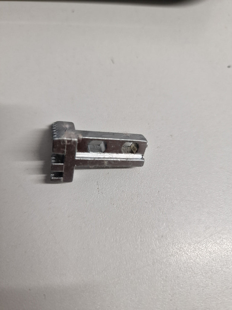 Feed Dog for Singer Serger Models and White Serger Models-1300, 2000