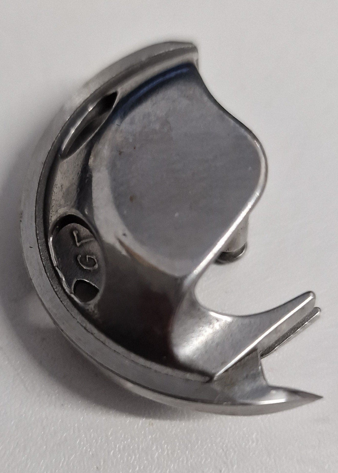 Shuttle Hook Metal