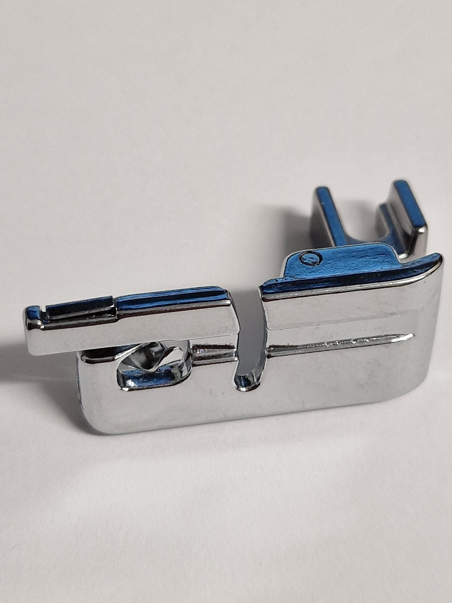 Hemmer Foot Hinged Low Shank