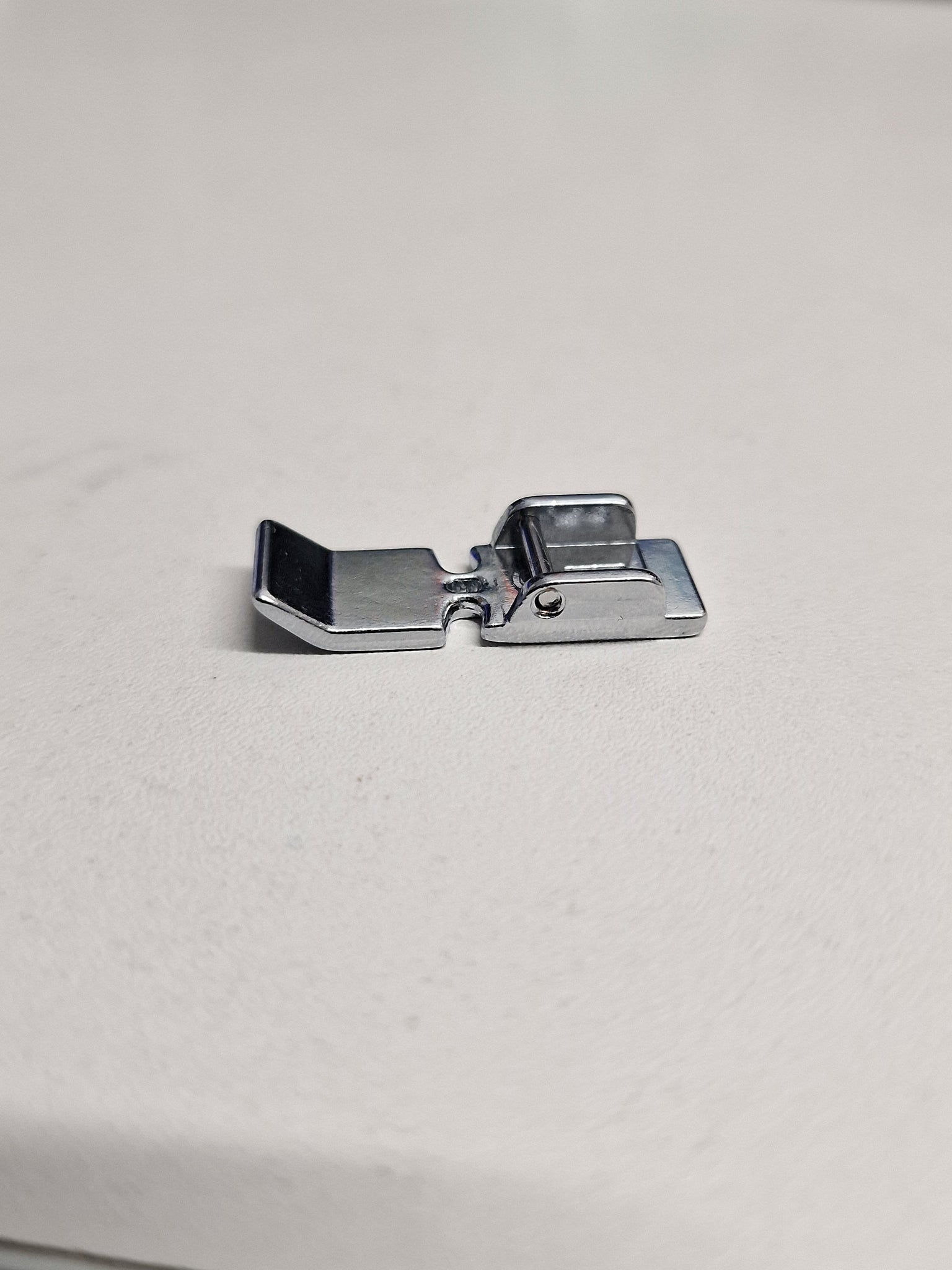Snap On Narrow Zipper/Straight Stitch Foot
