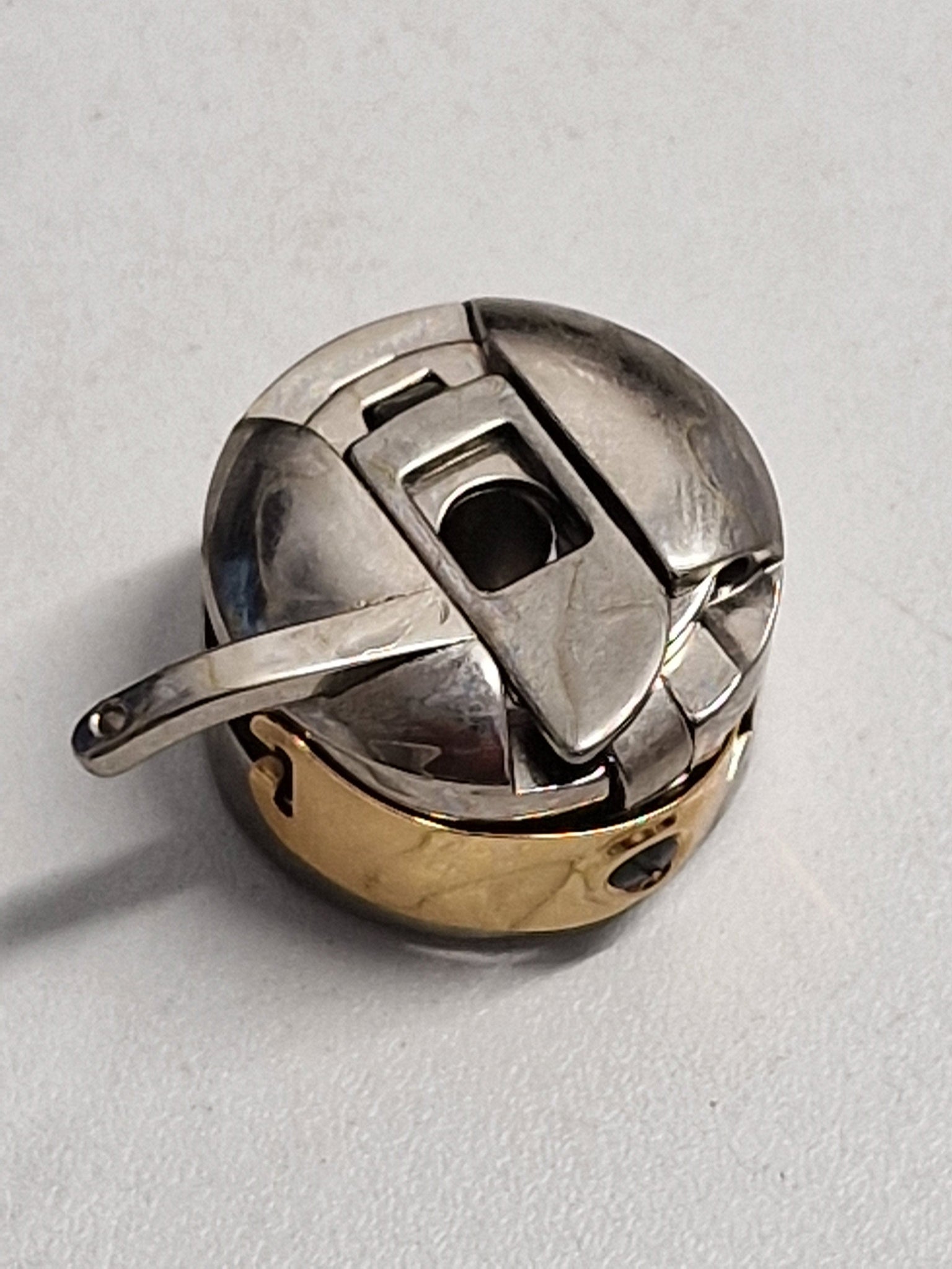 Bernina Gold type high grade bobbin case