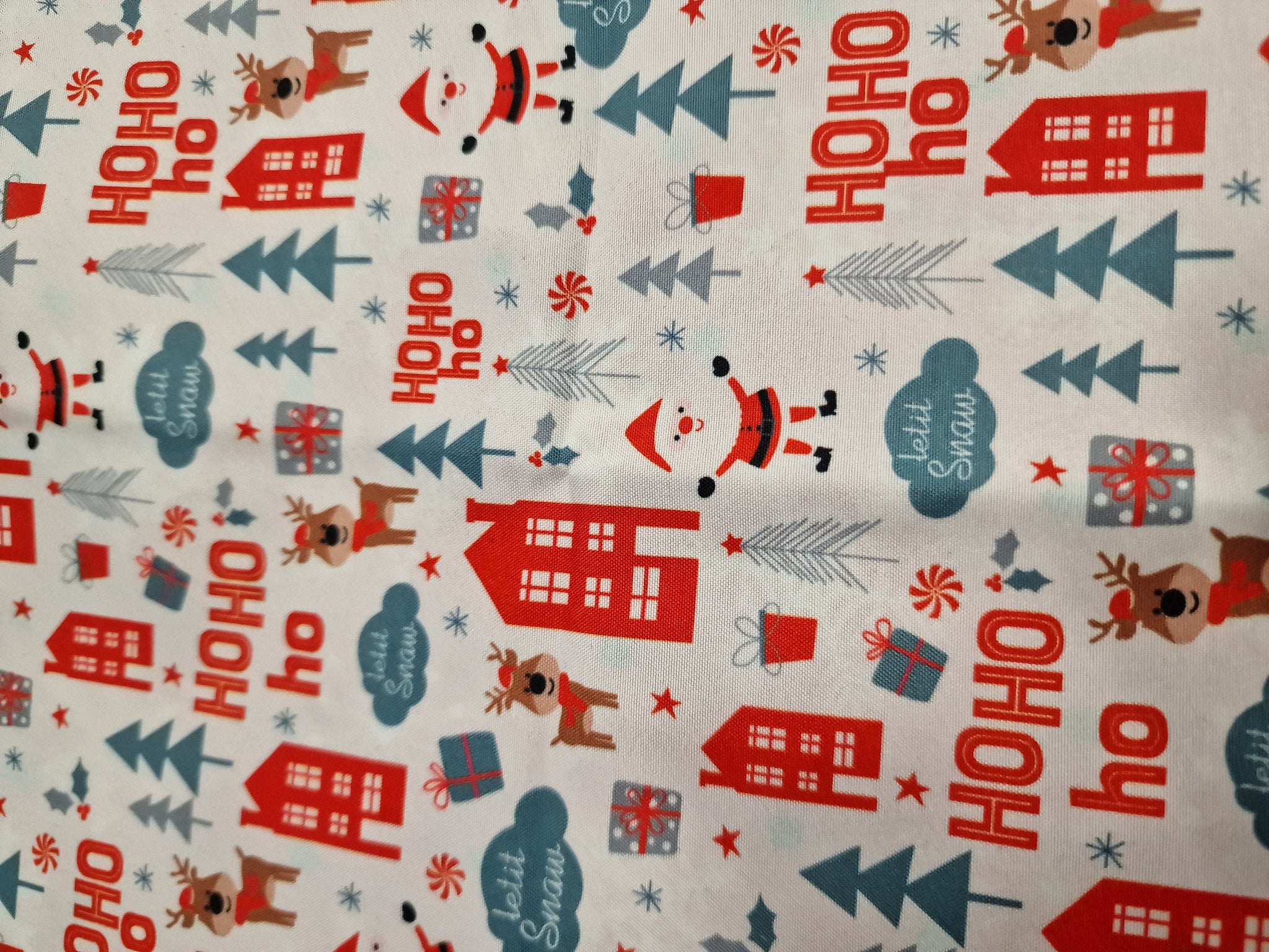 5 piece 10"x10" Christmas Theme Polyester Fabric sewing Quilt Fabric