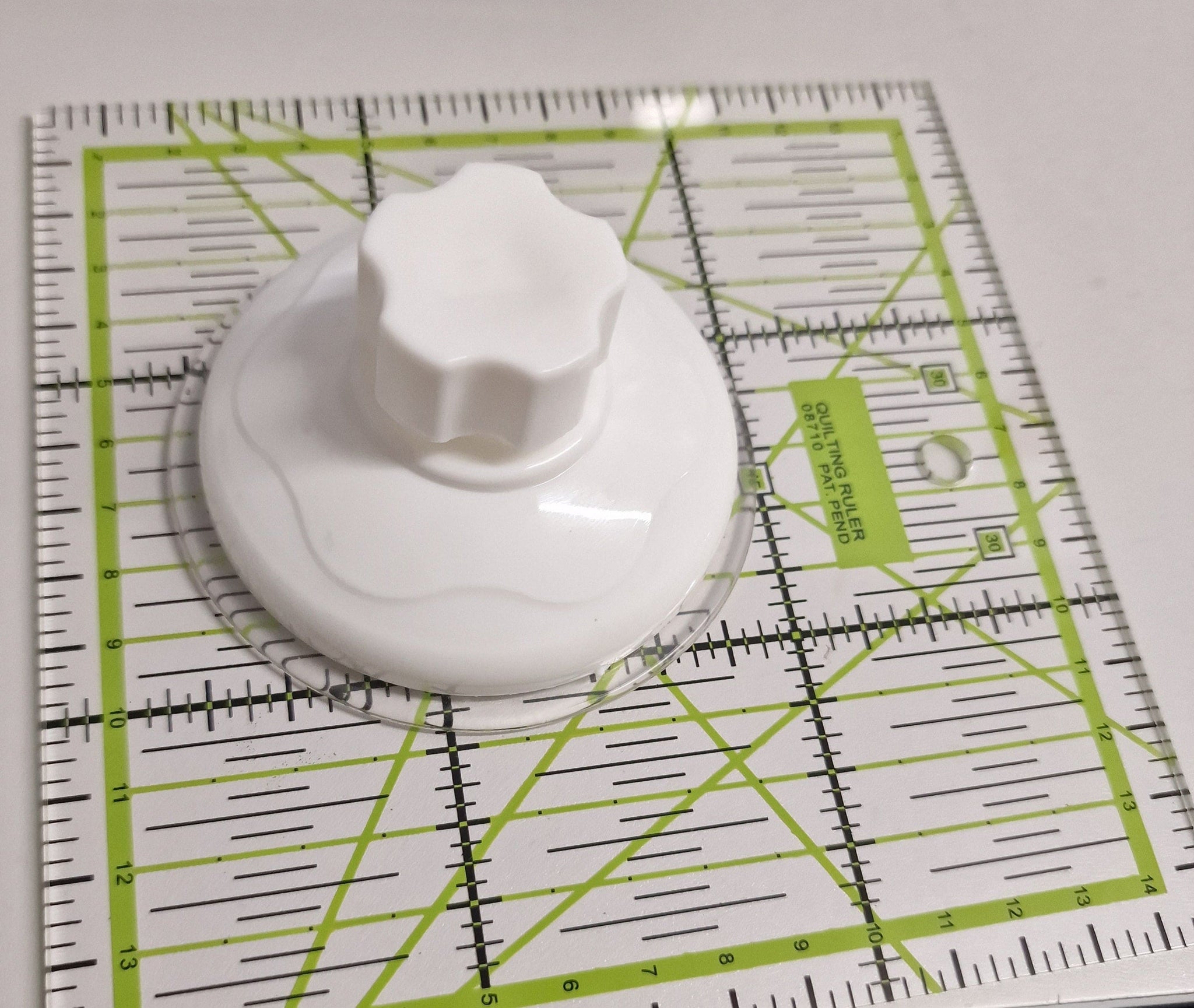 Thread Screw Suction Cup Hand Tighten Adjustment Sucker For Use with Template Rulers